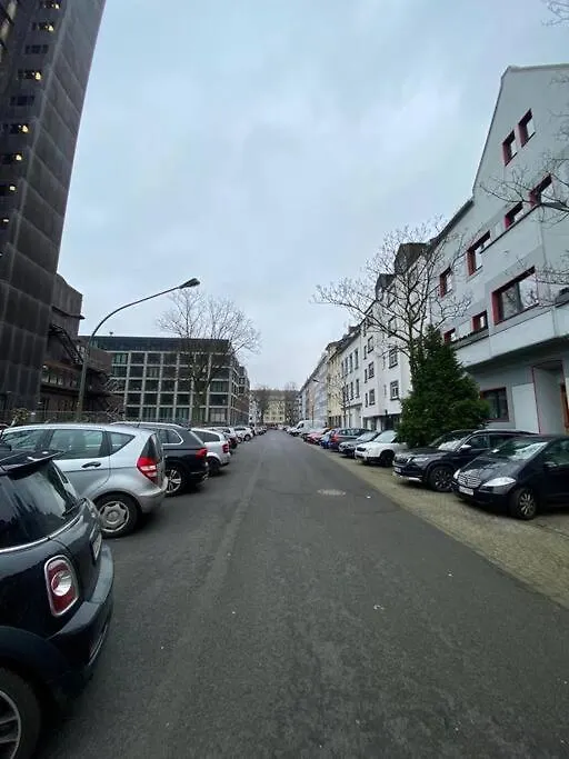 Apartment Charming Home Away: Close To Dusseldorf Messe Germany
