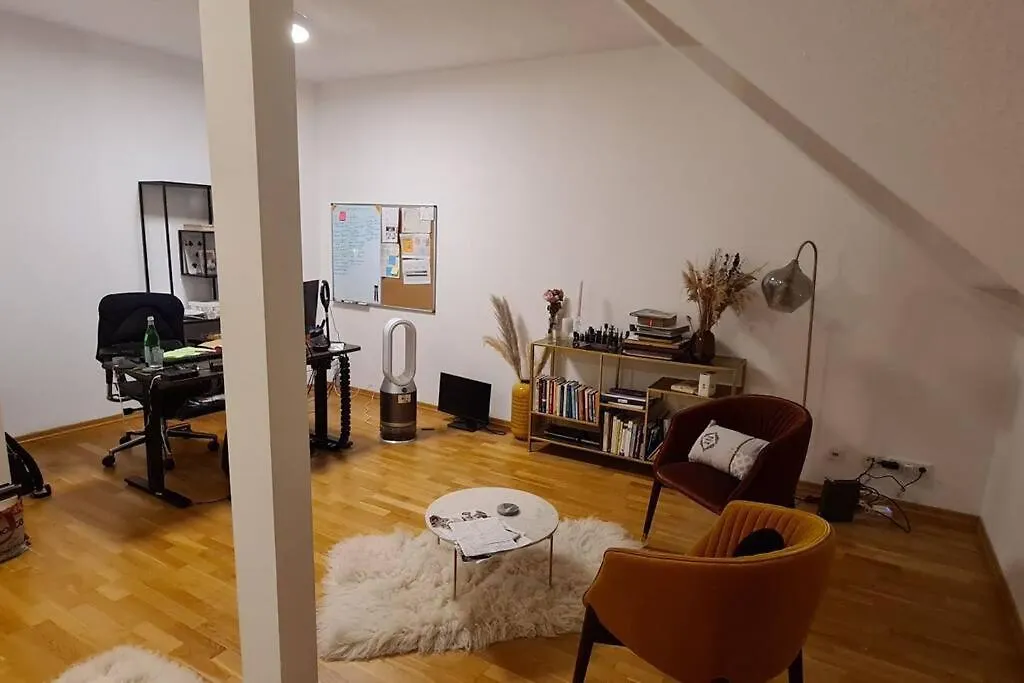 Apartment Charming Home Away: Close To Dusseldorf Messe Germany