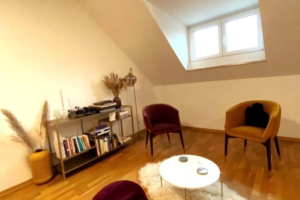 Apartment Charming Home Away: Close To Dusseldorf Messe