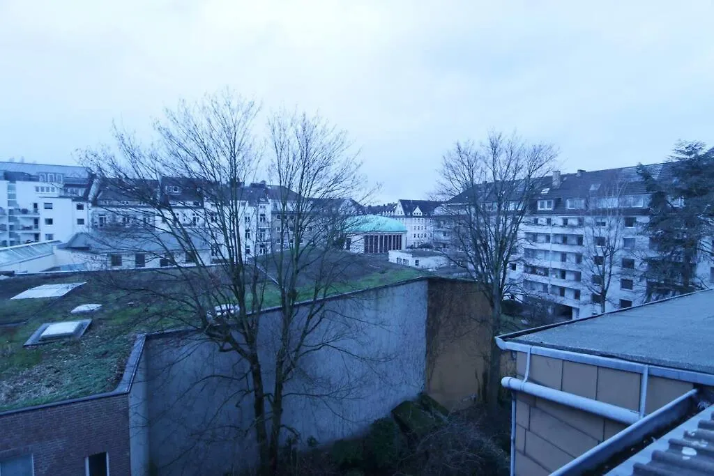 Apartment Charming Home Away: Close To Dusseldorf Messe